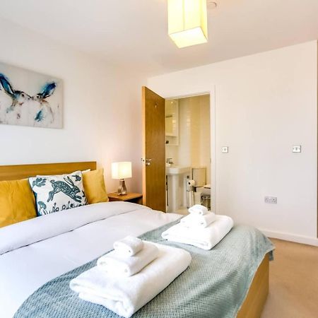 Guestready - Comfort By The Thames, W/ Balcony London Exteriör bild
