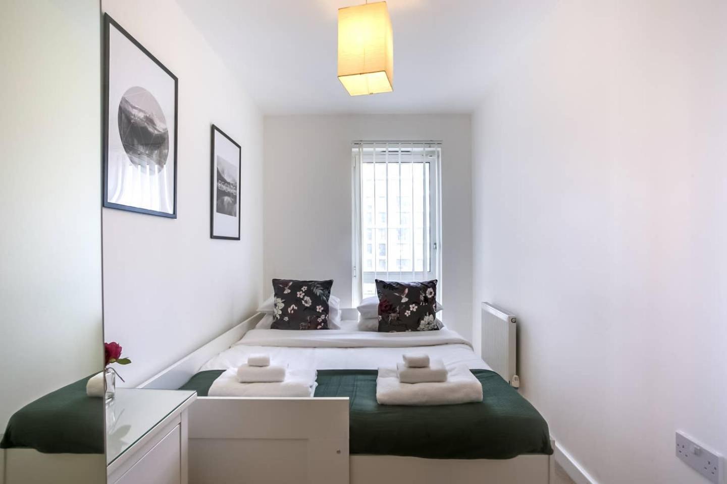 Guestready - Comfort By The Thames, W/ Balcony London Exteriör bild